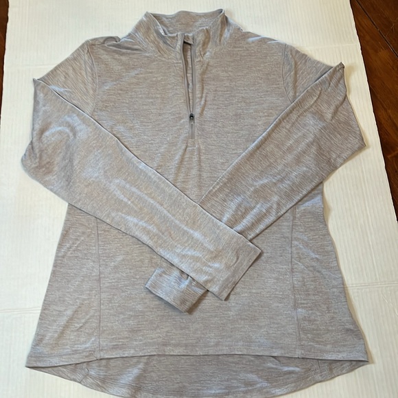 Reebok Gray 1/2 Zip Top Womens Size L All Around Vector Lightweight Soft Layer - Picture 15 of 15